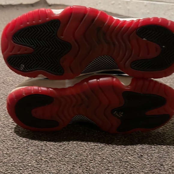 Boys Jordan Retro 11 - Picture 3 of 6